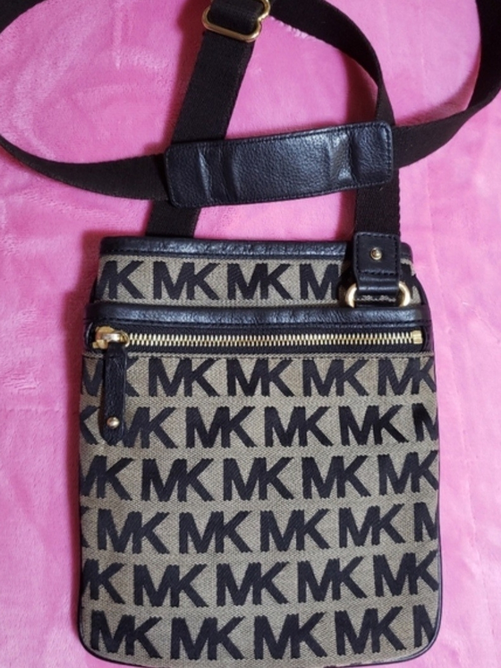 NWOT-Michael Kors Brown/Black MK Crossbody Bag